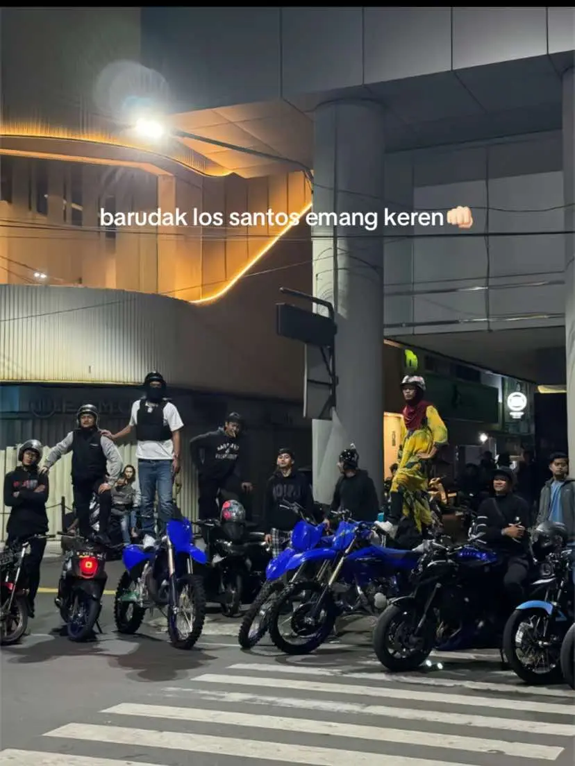 barudak italy 🛵 #vespa #vespaclassic #losantos #fyp 