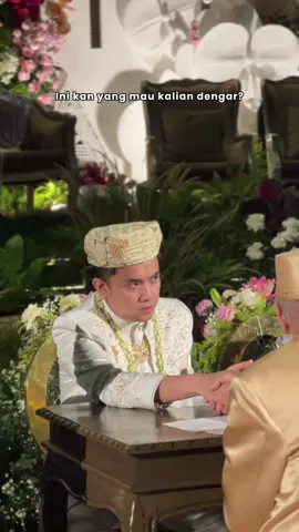 Alhamdulillah SAH! Happy wedding Bang Oza & Kak Aisha, wishing you both a lifetime of laughter, adventure, and love. May your days be filled with joy and your hearts always be as one. Here's to forever and beyond!💘 @Podcast Kesel Aje  #fyp #foryou #wedding #akadnikah #ijabqobul #ozarangkuti #podcastkeselaje 