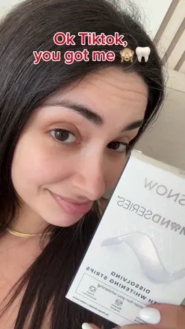 Effortlessly brilliant! Snow’s Diamond Dissolving Whitening Strips deliver professional-grade whitening while repairing enamel. Just peel, stick, and let them dissolve for a dazzling smile!#OralHealth #dentalcare #TeethWhitening