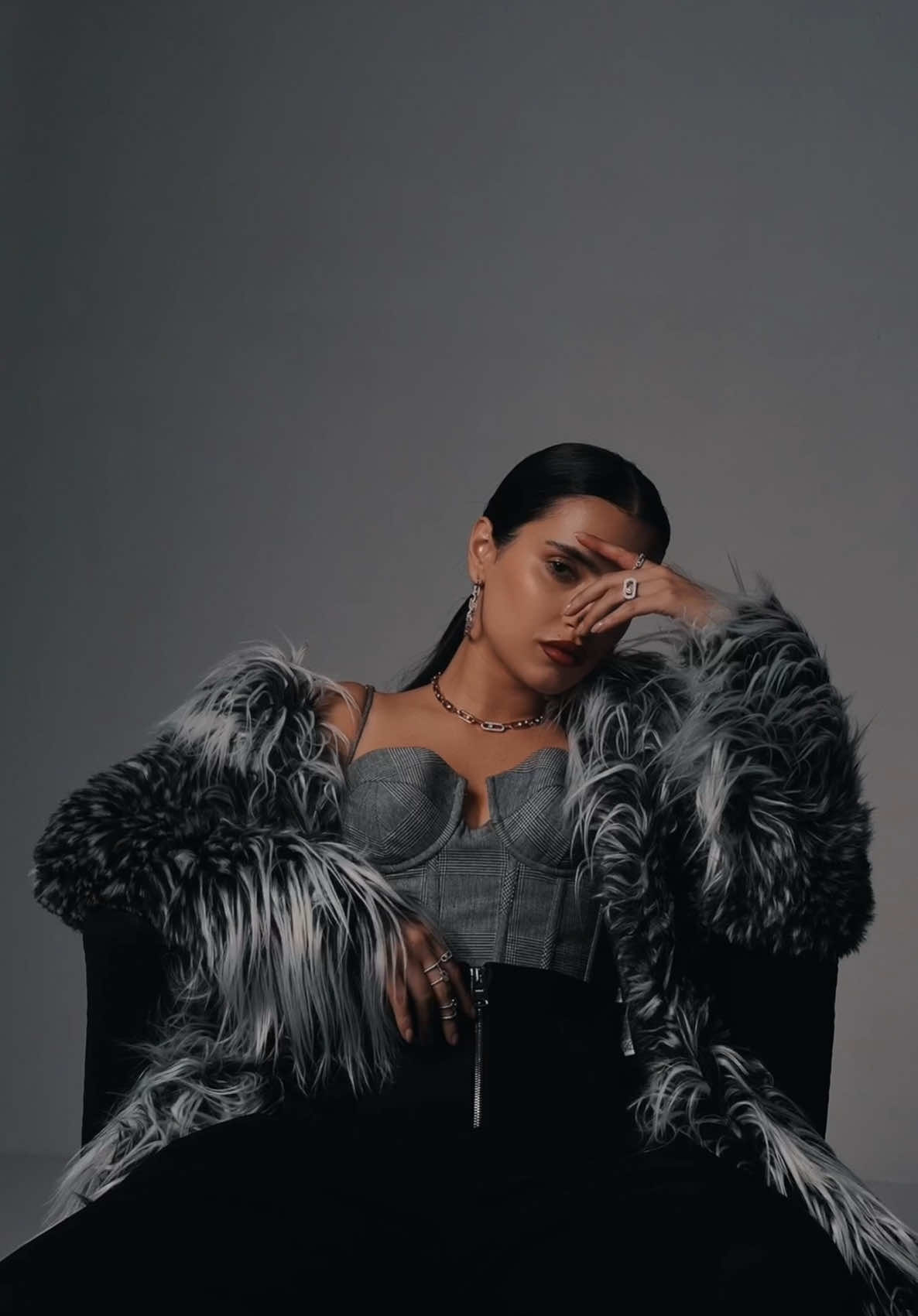 Embrace the festive season with Yusur Al Khalidi, showcasing Messika’s diamonds and modern gold with timeless elegance. استقبلي موسم الأعياد برقي مع يسر الخالدي، حيث تتألق بمجوهرات ميسيكا الماسية والذهب العصري بكل أناقة. @Asoo🌸 @Messika  Publisher & Group Editor: Valia Taha   Videographer: Alex  Creative Direction: Esra Sam   Stylist: Seher Khan   Production Manager: Farah Abdin   Makeup: Mabys mabys_art Hairstylist: Betty Bee   Location: Bicki Boss Studio 