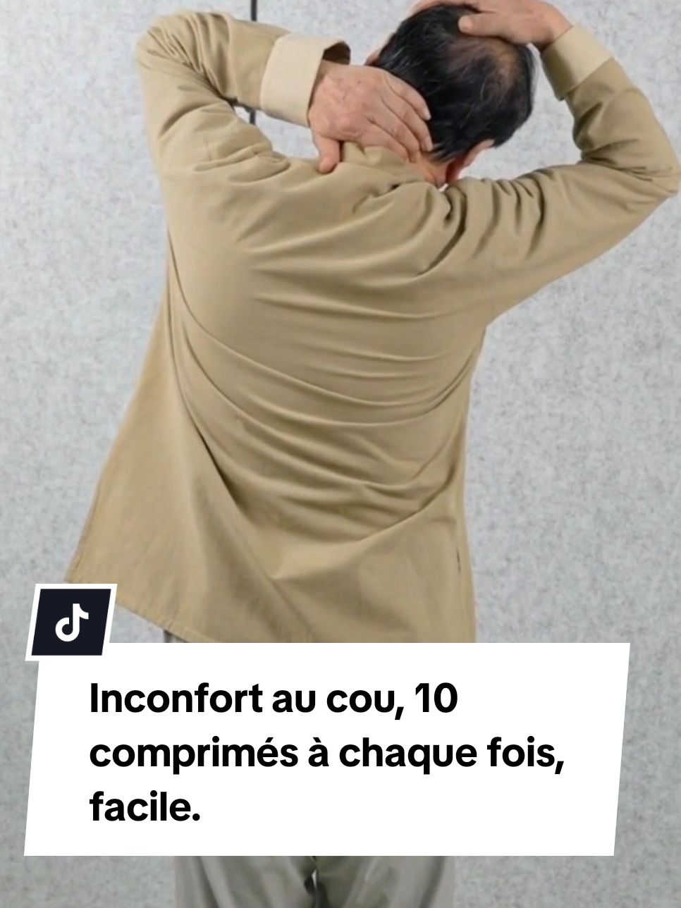Gêne au cou, 10 exercices à chaque fois, c'est facile ! Si vous avez des vertèbres cervicales, si votre cou est inconfortable, il faut le débloquer. Il existe une méthode que vous pouvez essayer, et qui est très bonne.  C'est un tronçon d'un côté à l'autre. Tout d'abord, nous saisissons la nuque avec notre main gauche, plaçons notre main droite sur le côté gauche de la tête, puis tirons la main droite vers la droite, lentement et avec une intensité modérée. Vous pouvez le sentir si vous le faites. sur le côté gauche du cou. Faites-le d’un côté 10 à 20 fois, puis passez de l’autre côté. Étirez les deux côtés pour permettre au liquide rouge de s'écouler librement. Avec plus d'apport vers notre tête et notre cou, cela deviendra de plus en plus facile.  Vivez une vie saine sans faire de détours.