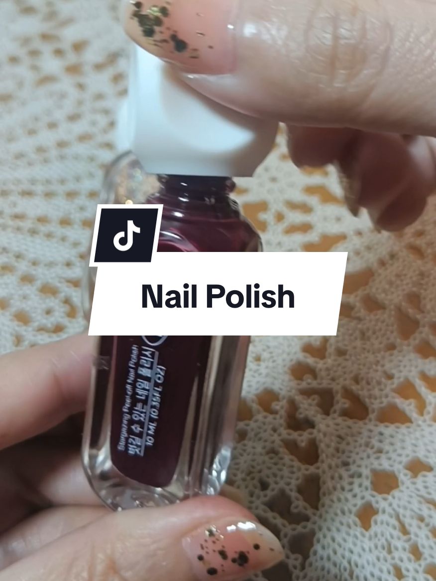 Kudan Nail Polish No. X35 dan X24 ❤️ Nail Polish Glitter dan Merah Gelap #kudan #nails #nailpolish #nailsart #cuantanpabatas 