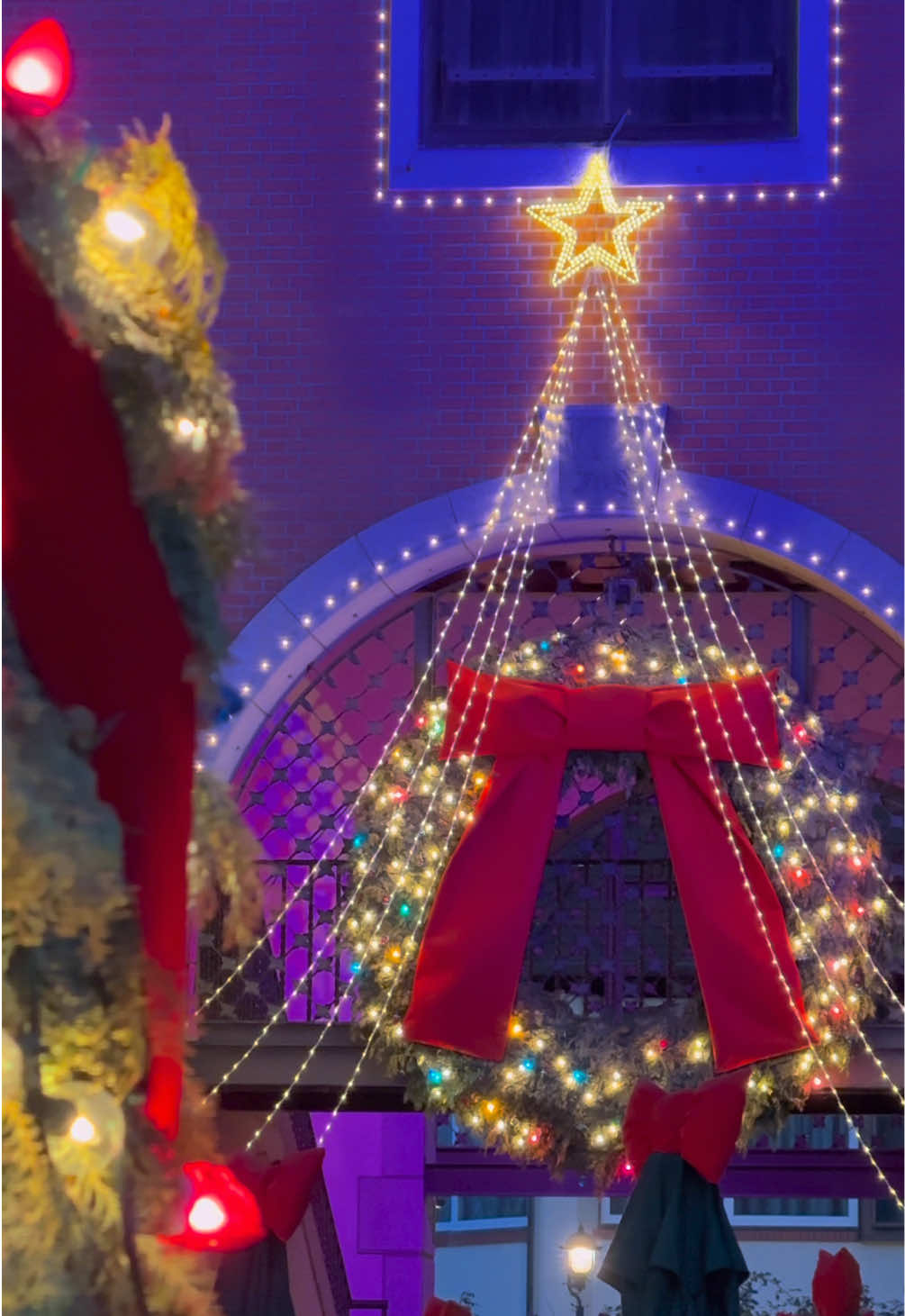 神戸クリスマスマーケット2024 🌲古城のクリスマス🎄 〈期間〉 11/9 (土)〜12/25 (水) 〈営業時間〉 9:30〜20:15(ロープウェイ下り最終21:00) 📍 神戸布引ハーブ園 / Kobe Nunobiki Herb Gardens & Ropeways 🚃 阪急神戸三宮駅から神戸市営地下鉄・徒歩で15分 #関西 #おでかけ #神戸 #神戸布引ハーブ園 #冬 #おすすめ  #japan #travel #kobe #winter #christmas #fyp #foryou 