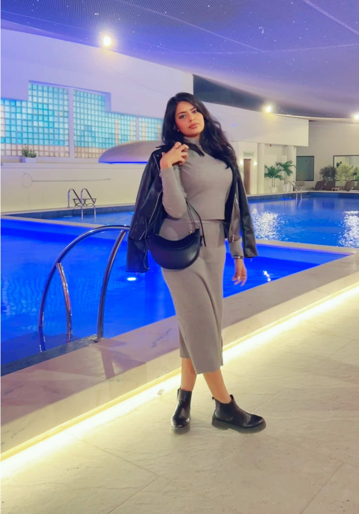 Winter chic 👀 #ootdfashion #fyp #foryou #winterfashion 