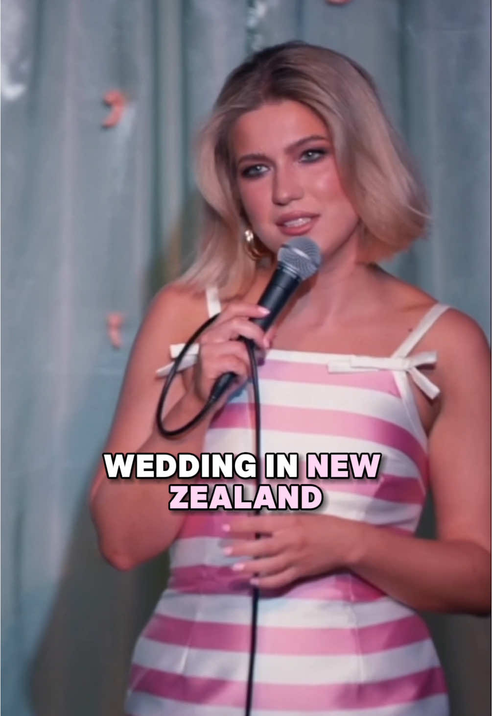 do I make you aragorny, baby 😈 OLGA KOCH: PRAWN COCKTAIL Now streaming on YouTube 🍤🍸💋 #olgakoch #standup #standupcomedy #lotr #lordoftherings #hobbit #thehobbit #newzealand #tolkien #weddingday #middleearth #fantasy 