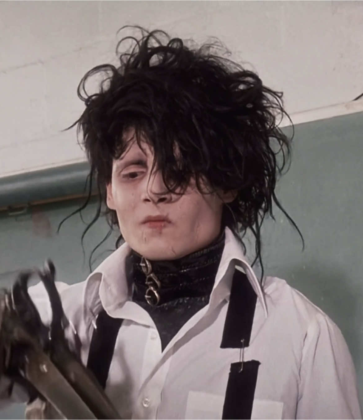 he’s just a silly guy with scissorshands #fyp #edwardscissorhands #edwardscissorhandsedit #viral #foryoupage 