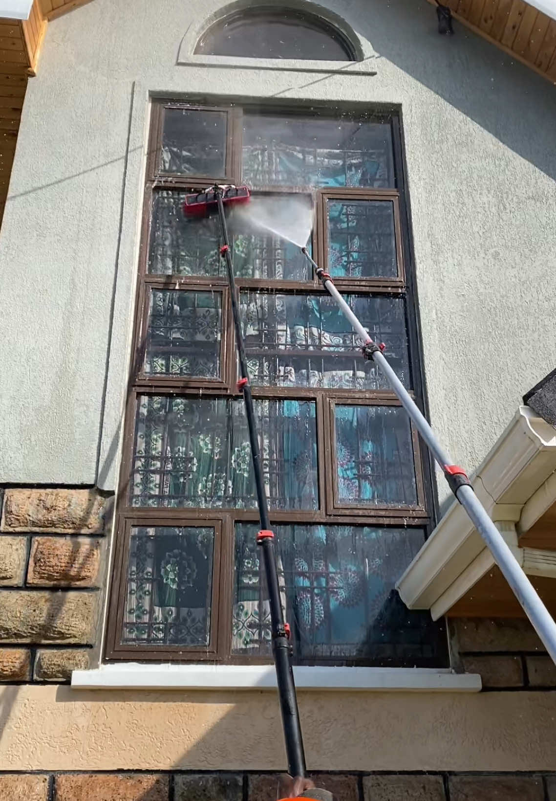 Did you know we offer professional window cleaning services at Presha Wash?✨🧼 Clean, sparkling windows don’t just look amazing—they boost your curb appeal and let in more natural light! ☀️ Whether it's your home 🏡 or office 🏢, we come to YOU! No building is too tall—our high-tech equipment gets the job done safely and efficiently! 💪🔧 #WindowCleaning #PreshaWash #SparklingWindows #CleanSpace #HighTechTools #asmr #satisfyingvideo 