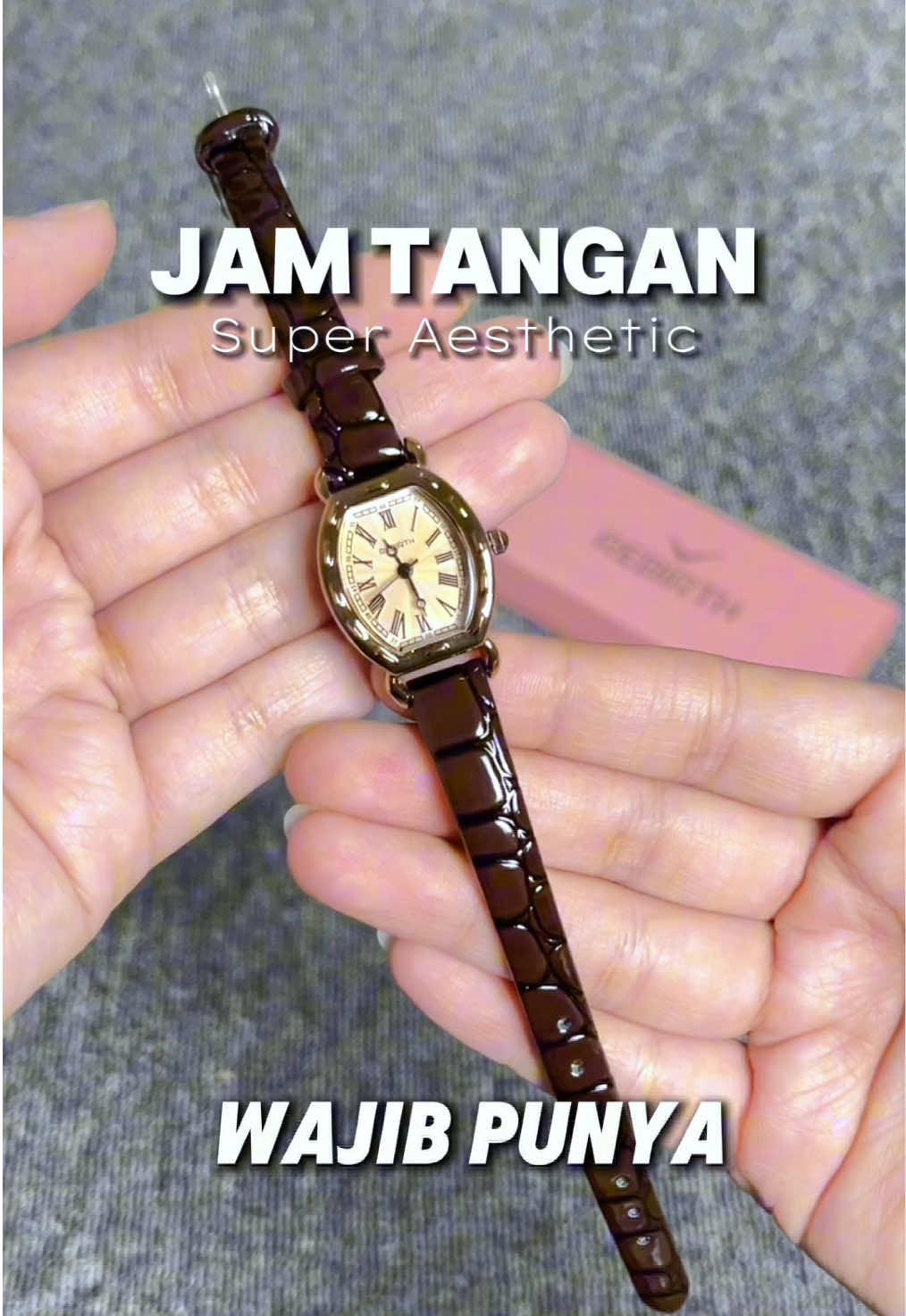 Kalau udh nemu jam tangan kecil aesthetic awet kokoh tuh gabisa bgt kalo ga di CO😭🤎 #racunoutfitshindy #jamtangan #jamtanganviral 