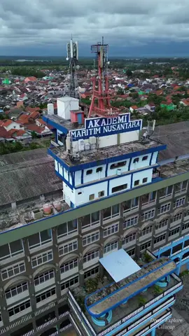 AMN CILACAP, siapa nih yang pengin sekolah disini #cilacap24jam #explorecilacap #cilacapkekinian #amncilacap #dronevideo #droneexplorecilacap #fyp @altrilrayendra @amncilacap 