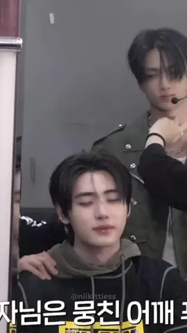 He is so cutee i can't #sunghoon #parksunghoon #enhypen #engene #fyp #niikittiess 