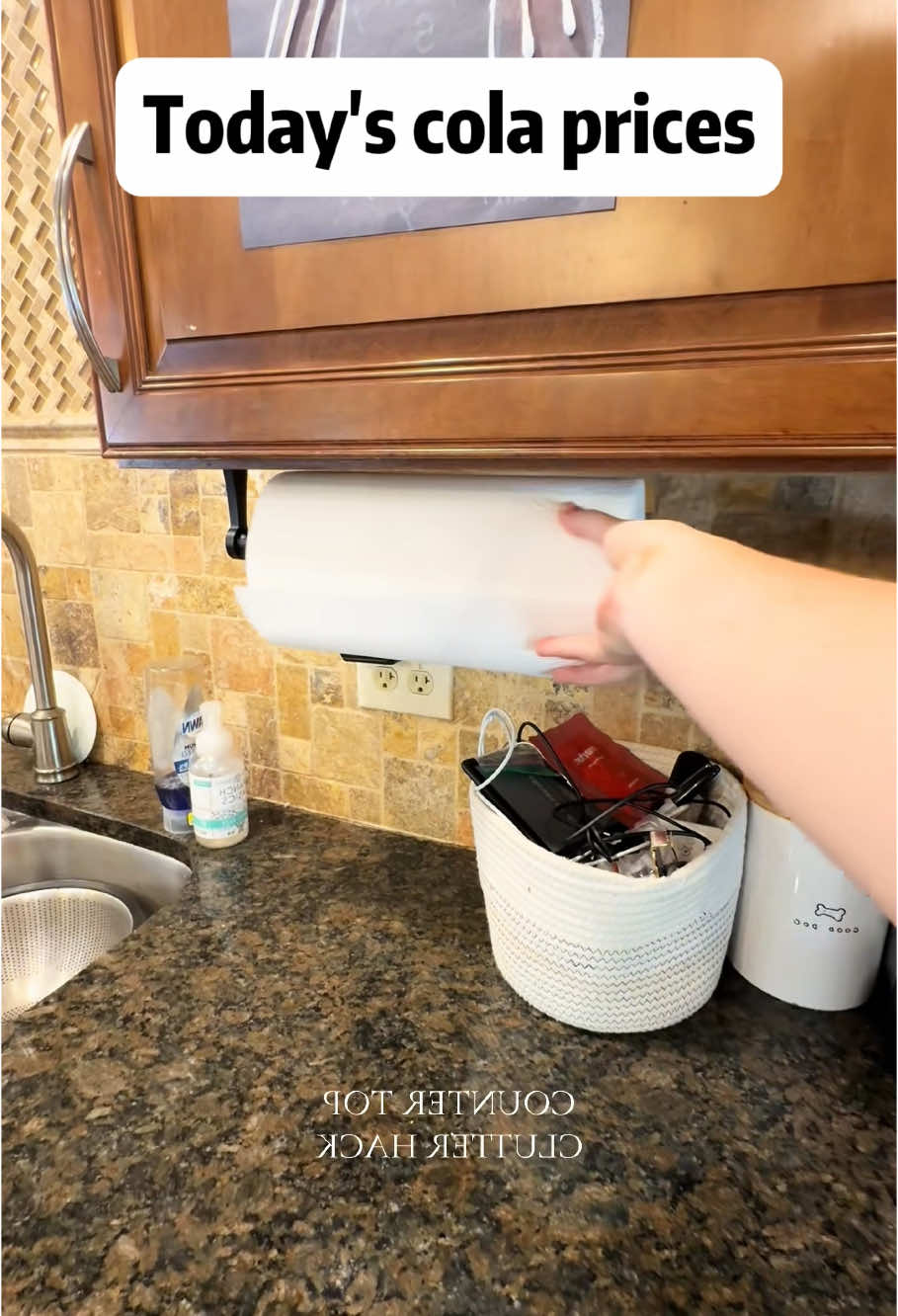 THIS PAPER TOWEL HOLDER IS TOO CUTE IT REALLY JUST ADDS TO YOUR KITCHEN 😍😍 •LIKE, COMMENT, SHARE & FOLLOW FOR MORE 🤩🎥💫❤️ #explorepage✨#prettygirls #baddies #ambsrenee #fyp #nyc #nyccontentcreator #baddies #highlights #viral #trending #popular #capcut #TikTokShop #kitchenfinds #kitchenaccessories #tiktokkitchen