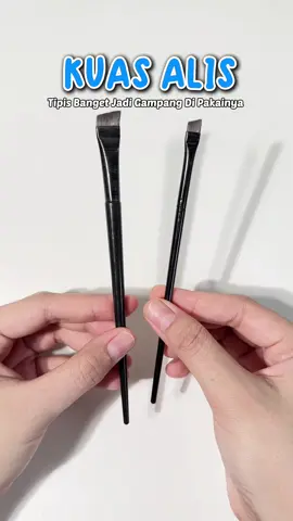 Kuas alis yang super tipis jadi enak banget gambarnya  #kuasmakeup #kuasalis #kuasalisviral #kuasalistipis #kuasalismurahmeriah 
