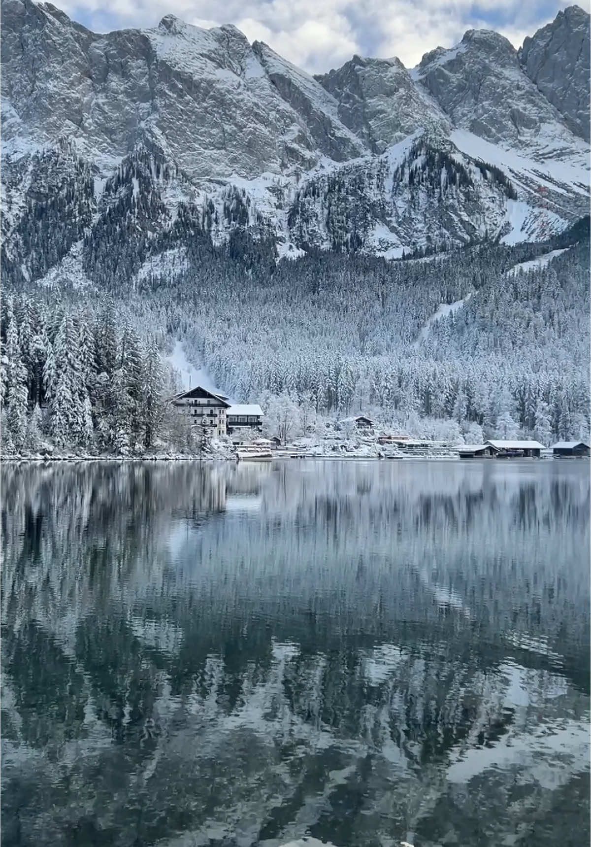 I want to be forever young✨ #bayern #garmischpartenkirchen #garmisch #eibsee #eibseelake #bavaria #germany #alpen 