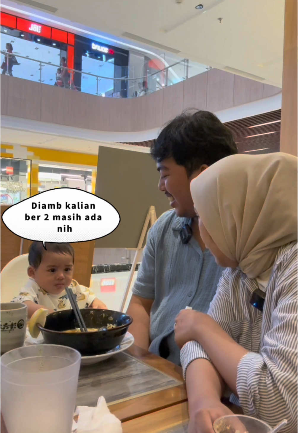 Setiap mama papa, makan ramen endingnya selalu begini terus 🙃