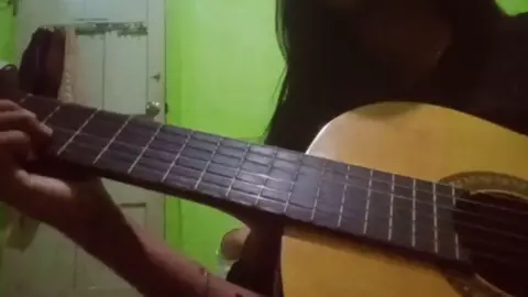 pls jelek bgt suaranya hbs distem #sempurna #sempurnainstrumental #sempurnacover #gitar #fyp #4u #gitarcover #pemula 