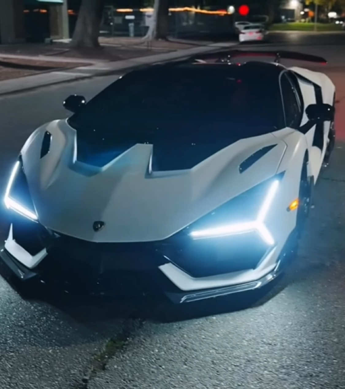 Lamborghini Revuelto #lamborghini #revuelto #vlcarcn #fyp #xuhuong #thinhhanh #cars 