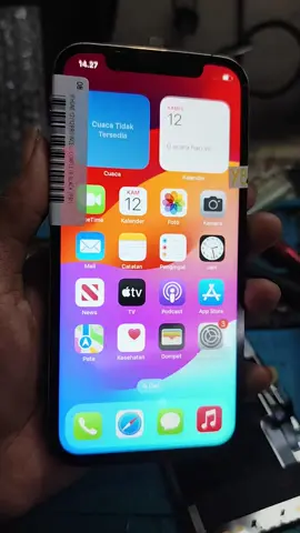 ganti lcd iPhone 12 yang berkualitas 😊 #iphone #iphone11 #lcdiphonediganti #lcdiphone #lcdiphonemurah #viral #fypage #fyp 