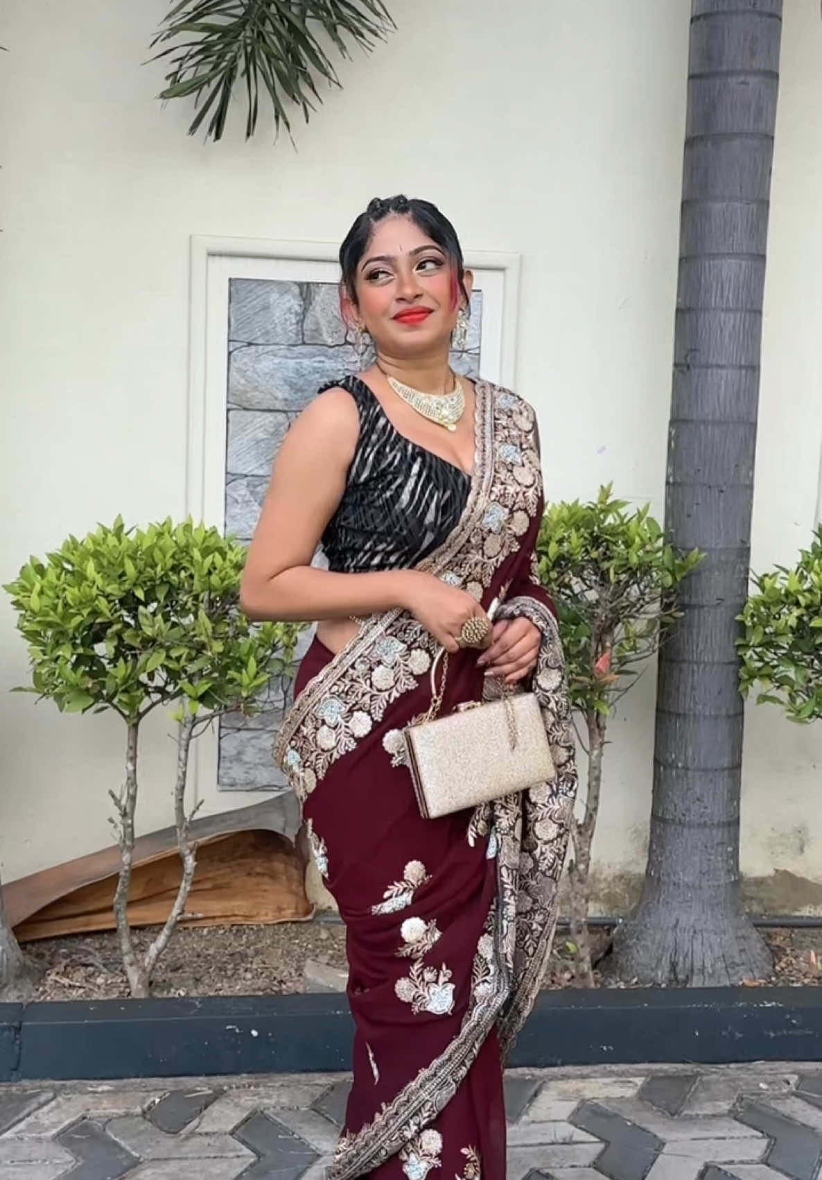 Hey minnale ❤️🙈👋🏻😍 #shakigirl #sareelove #srilankan_tik_tok🇱🇰 