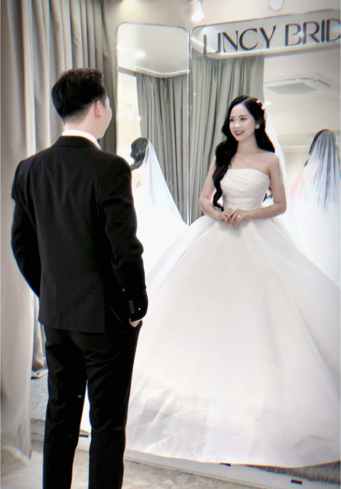 Chờ hơn 6 năm để được quay trend này! 💛 #trend #xuhuong #pltandpvt #yeulaukhongbeo #damcuoi #CapCut 