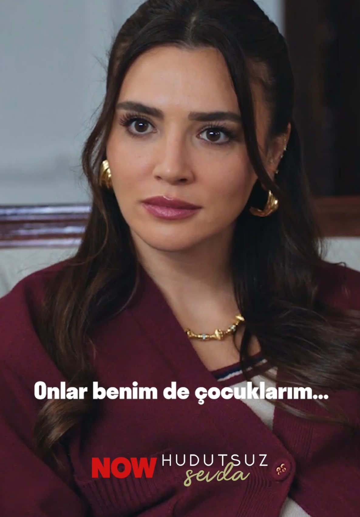 Gamze her ne kadar Zeynep’e yardımcı olsa da, aralarındaki gerilimi hissetmemek imkansız! 💥 #HudutsuzSevda @NOW @medyapim  #HudutsuzSevda’nın yayınlanan son bölümü Çarşamba gününe kadar sadece Disney+’ta. @Disney+ TR 