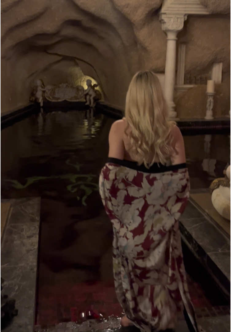 Amazing cave pool🫧🤍