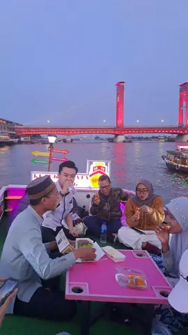 kapal ketek Wisata palembang  buka dari pagi sampai jam 1 malam tiket mulai 20k per orang lokasi dermaga 16 ilir #ampera #JembatanAmpera #Palembang #destinasipalembang #palembangdestinasi 