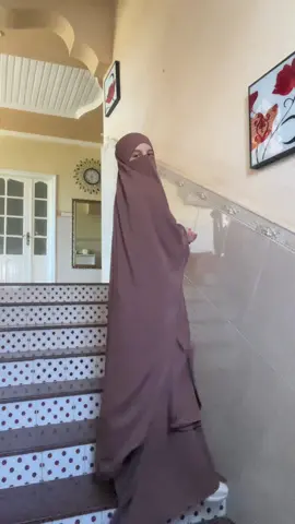الاسدال والعباءة متوفران للطلب راسلونا عبر الخاص التوصيل متوفر لجميع الولايات 🫶🏻🫶🏻 #حجاب_شرعي #حجاب #الجزائر #خمار #OOTD #ootdhijab #مسلم #ootdhijab #قفازات #hidjabstyle #algeria #muslimgirl #hidjabi 