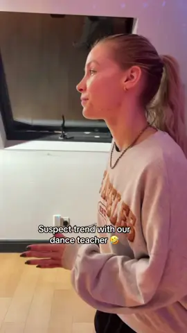 🤣🤣 #suspecttrend #suspect #trendingvideo #funnytiktok #danceteacher #dancer #fyp #viralvideos #foryoupage❤️❤️ 