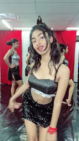 Push 2 start by Tyla Featuring some of the Afrofusion girls: (Tanay, Nirel, Parries, Saiyuri & Laurentia) @Parries_Diplal @Laurentia Patrick @Saiyuri @desray @kirstle.diplal #afrofusion #dancechallenge #tyla #push2start #tylaconcert #bigmproductions #southafrica #fyp #proudlysouthafrican #viraldance #rajivmothie #chrisbrown #chrisbrownconcert #foryoupag 