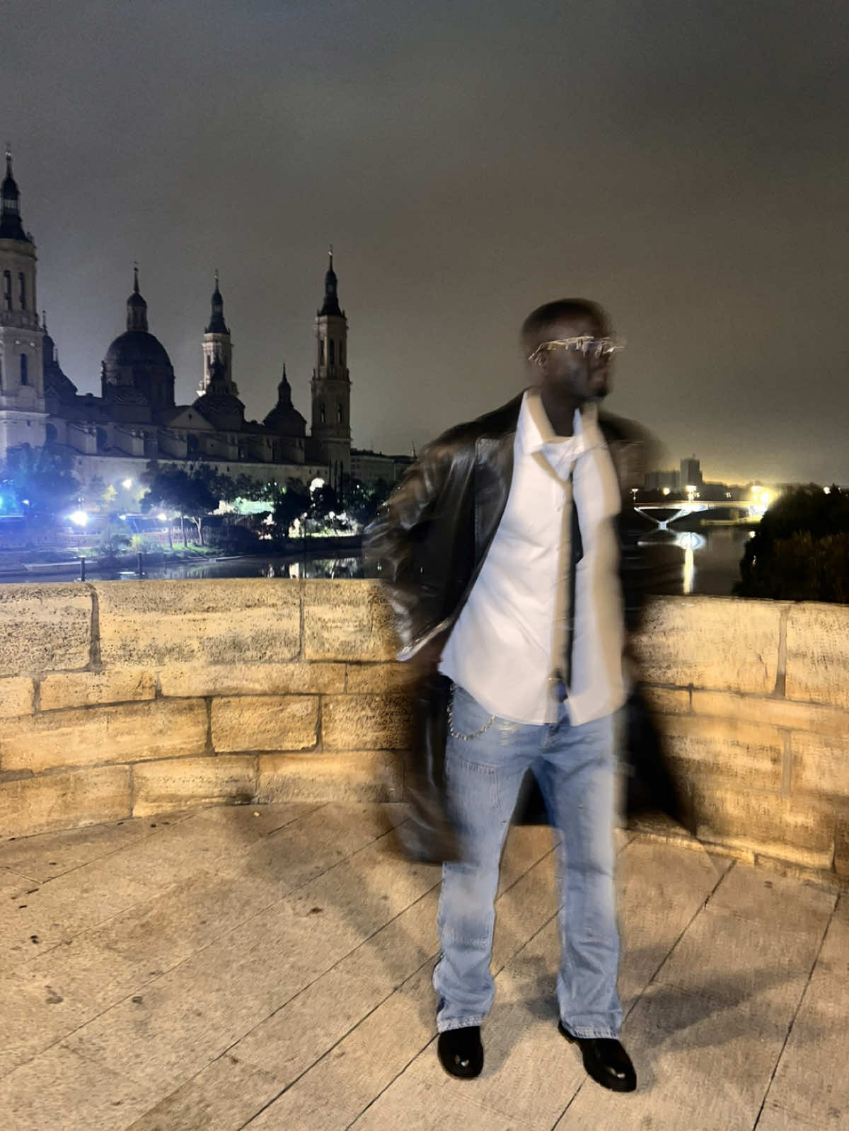 La fuerza no proviene de la capacidad física, sino de la voluntad indomable… #blackmen #blackmenoftiktok #viral_video #motivation #zaragoza #blackman #outfit #outffittinspiration @Burna Boy #burnaboy #model #modelos #españatiktok 