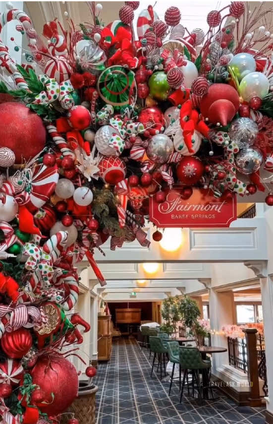 🇨🇦Cozy luxury in a winter fairy tale! 📍Fairmont Banff Springs #fairmontbanff #canadatravel #winterwonderland #banffnationalpark 