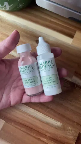 This line is amazing!!#mariobadescu #mariobadescuskincare #mariobadescudryinglotion #pimpletreatment #clearskin 
