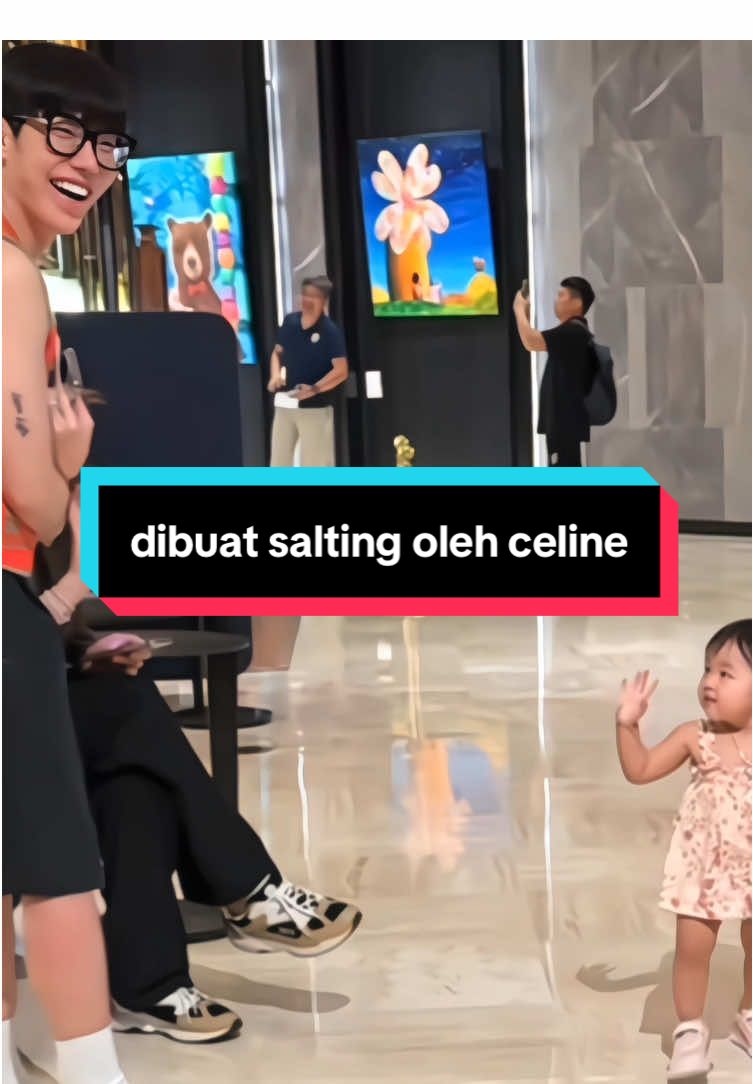 dibuat salting org dewasa❌ dibuat salting oleh celine✅ . . . #celineelizabethwiyono #lizzebethmua #michaelrendyw #fyp #claytonwiyono2y 