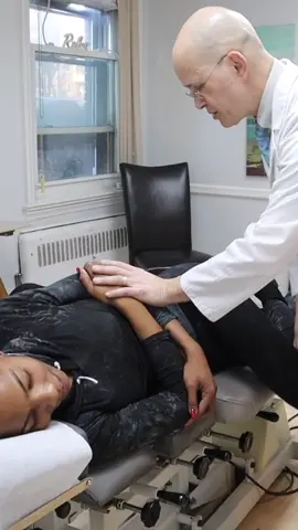 Tight Spine Finally Releases With Chiropractic Adjustment #chiropractor #chiropracticadjustment #chiropractictherapy #therapy #relaxing