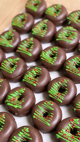 Mais uma opção dos nossos donutets natalinos ♥️🎄 Já salva pra fazer o seu! #donuts🍩 #donutsbh #donutspersonalizados #donuts #donutsnatalinos #natal2024🎄🎅🦌 
