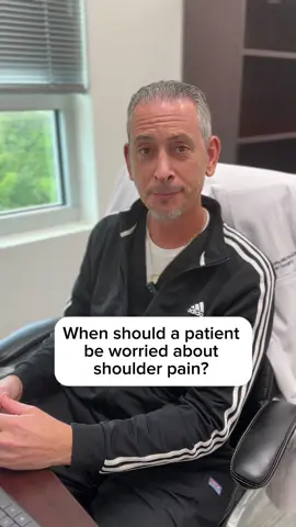 When should a patient be worried about their shoulder pain? 🩻 Orthopedic surgeon and sports medicine specialist Dr. Kenneth Brooks explains. Disclaimer: The information provided in this video is for informational purposes only and should not be considered medical advice. Please consult your healthcare provider for personalized recommendations tailored to your specific situation. #shoulder #shoulderpain #pain #shoulders #workout #stretch #sore #healthcare #health #doctor #surgeon #askdoctor 