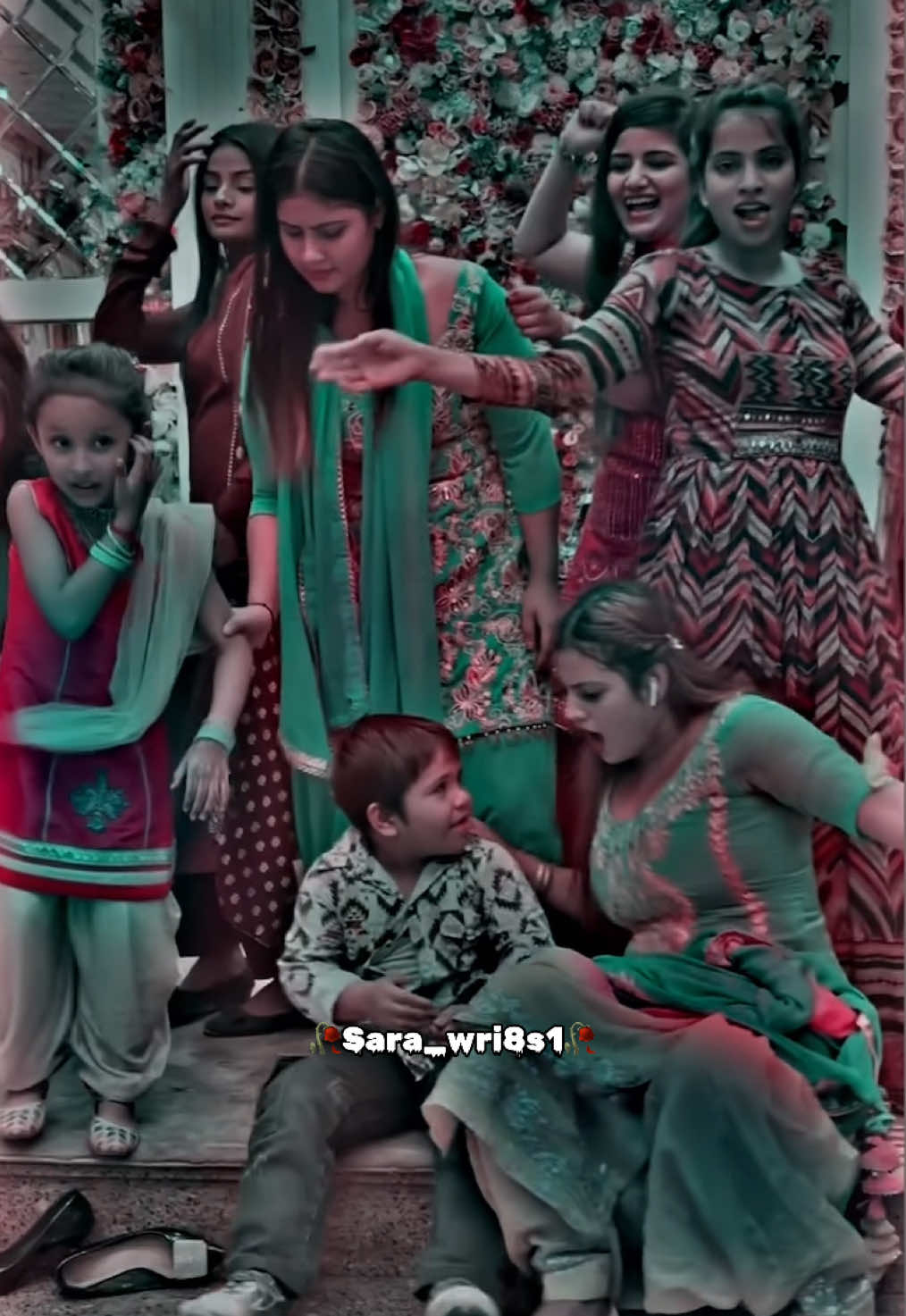 Aw🥀Garam🥀Mahol💃🥀#blackediting #1million #views #fyp #foryou #fypシ #burhan_tv @TiktokPakistanOfficial 