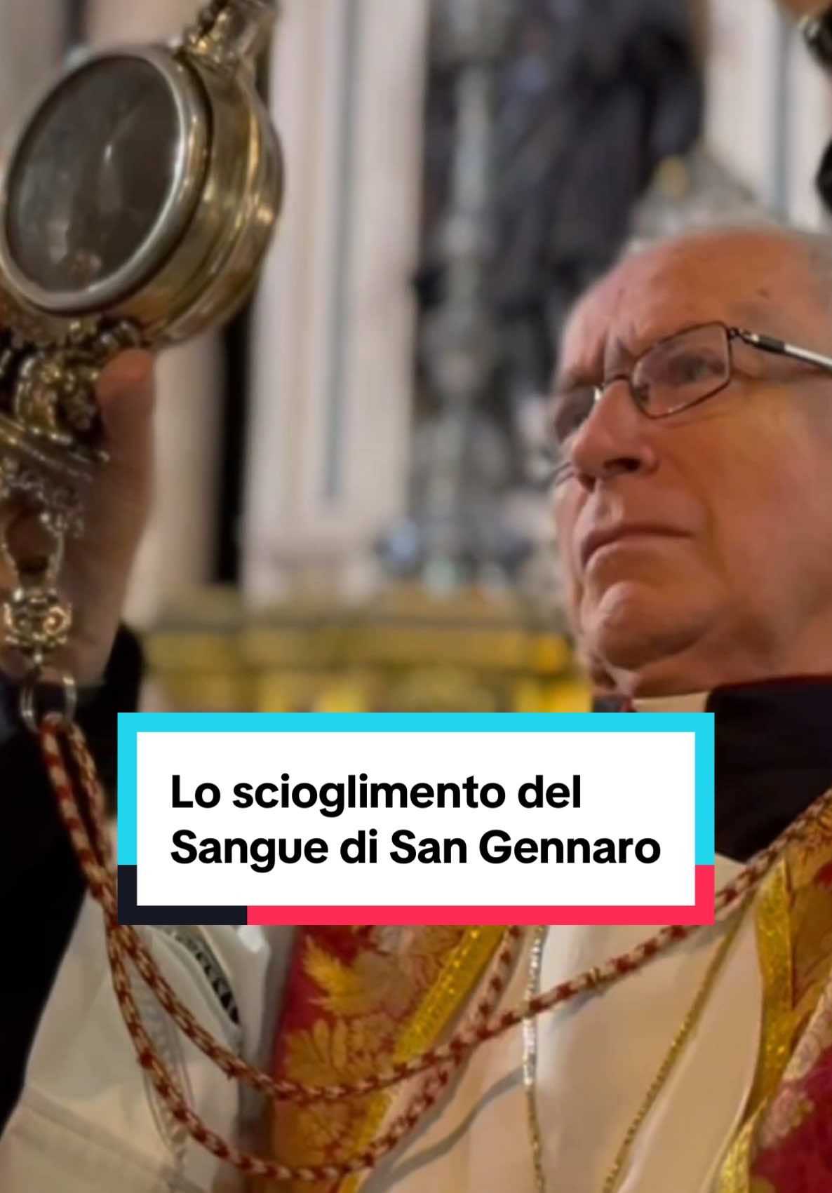 Il momento esatto in cui si è compiuto il cosiddetto “Miracolo laico” di dicembre del Sangue di San Gennaro  🎥 @Antonio Salamandra  #SanGennaro #Miracolo #CN21 
