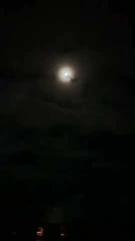 la noche es fría y oscura 🚶🏽‍♂️🎭##lasantagrifa##lyrics##fyp