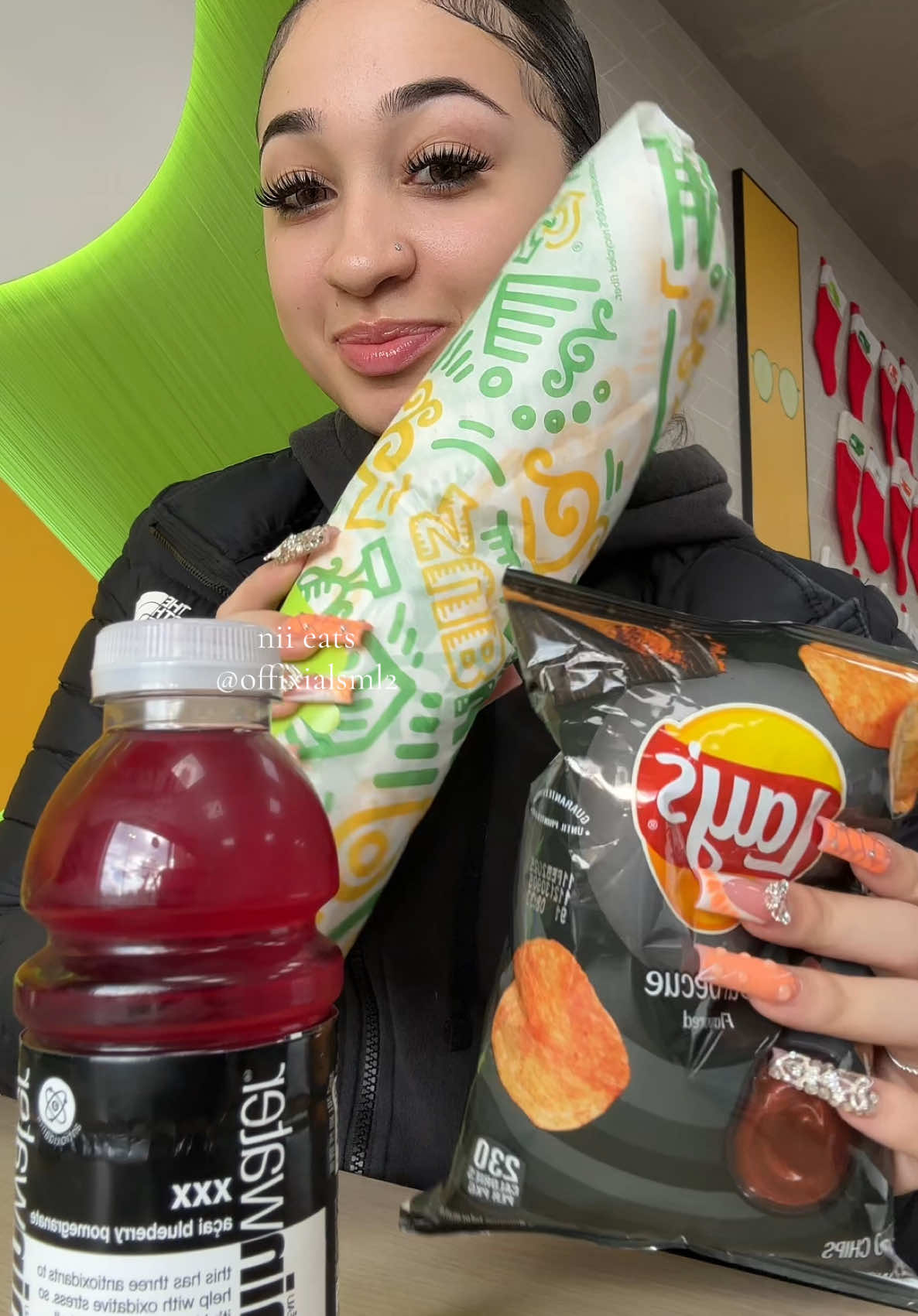 who doesnt love subway? 😍 ** background was louder than i thought 🥲  #niieats #fy #fyp #fypシ゚viral #Foodie #foodies #FoodLover #asmr #foodasmr #mukbangs #eatingvideo #asmreatingsounds #asmrfood #mukbangvideo #mukbang #eatingasmr #eatingsounds #mukbangeatingshow #subway #sub #messytok 