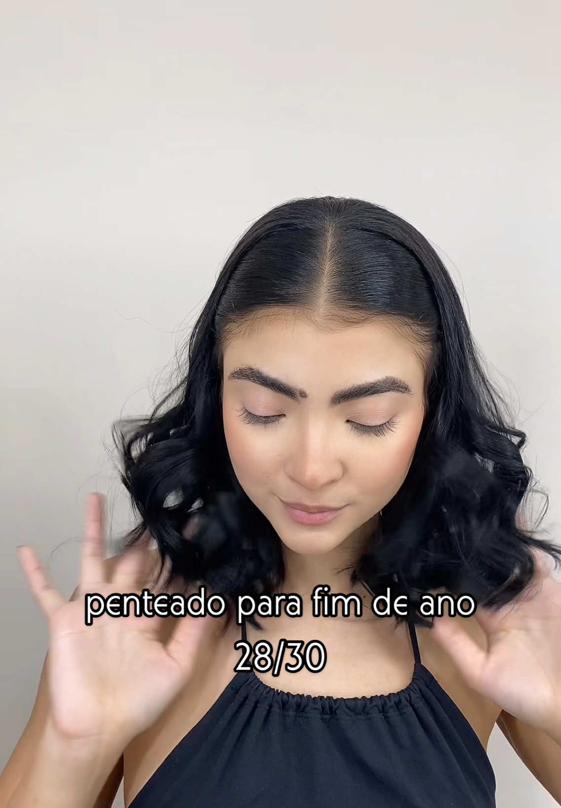 Dia 28 de 30 dias de penteado para Natal e Ano Novo 🎄🥂🤍 #penteadonatal #holidayhairstyle #penteadoanonovo #penteadosimples #peinados 
