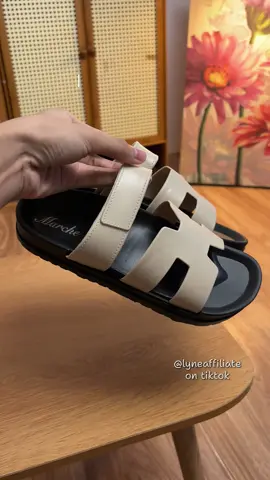 NOT adjustable po yung back strap nito and design lang po yun. Wide/malapad feet ako and usually 37 yung inoorder ko na mga sandals pero itong sandals na binili ko ay 38-39 and okay ang naging fit nya sa paa ko.📷 Get yours now check out on my yellow basket #millennial #millenials #millennialsoftiktok #genz #genzie #trendingkoreansandals #sandalsforwomen #musthave #basic #casualsandals #summersandals #koreansandals #slippersforbeach #sandalsforsummer #koreansandals #womenssandals