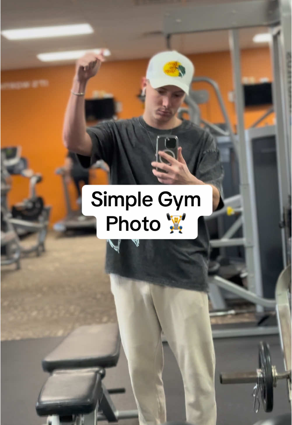 Simple Gym Photo 🏋️ #selfie #photoideas #poseideas #mirrorselfie #gym #GymTok #gymselfie 