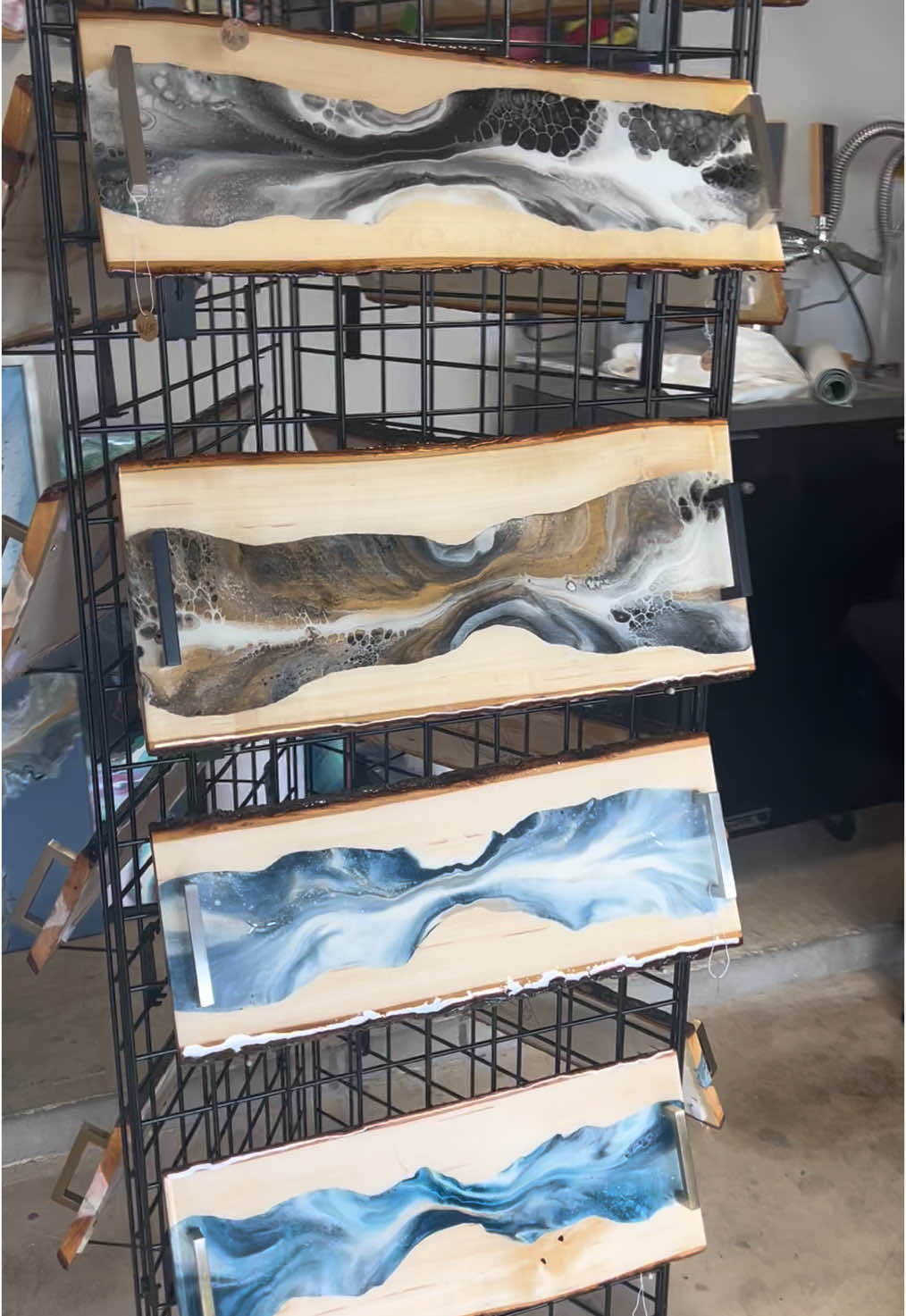 My garage shop is now open for the next week for all my local peeps to come and buy some unique gifts for last minute Christmas shopping! No long lines and busy parking lot to deal with 😁 oh and you’ll also be supporting my dreams 🥹🥹🥹 #lillianmarderart #texasartist #functionalart #uniquegiftideas #shoplocalbussinesses #acrylicpainting #lazysusan #charcuterieboard #fluidartist #fluidartwork #teachergifts #coworkergifts 