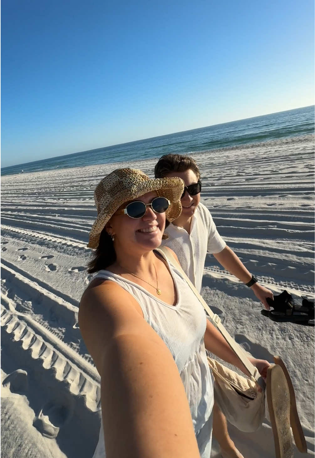 Travel with us from  Ontario —> Florida! ❄️☀️🗺️ @Chomps @target @Dunkin'  #florida #roadtrip #crosscountryroadtrip #ontario #beachsunset #nashville #Vlog #travelwithme 