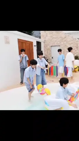 unicorn nya sudah bersahabat dengan enhan🥰 #zhienhan_智恩涵 #zhangguiyuan_张桂源 #zhanghanrui_张函瑞 #chenyiheng_陈奕恒 #chensihan_陳思涵 #tfamilygen4 #tfamily_4th_generation #anaktf🇨🇳💫 #tfentertainment🍀 #lewatberanda #xybca #4u #fyp 