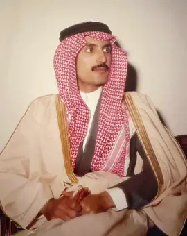 ماعاد لي صاحبٍ غايب.. ولا عاد لي صاحبٍ بيروح  #بدر_عبدالمحسن #fyp #foryou #شعر 