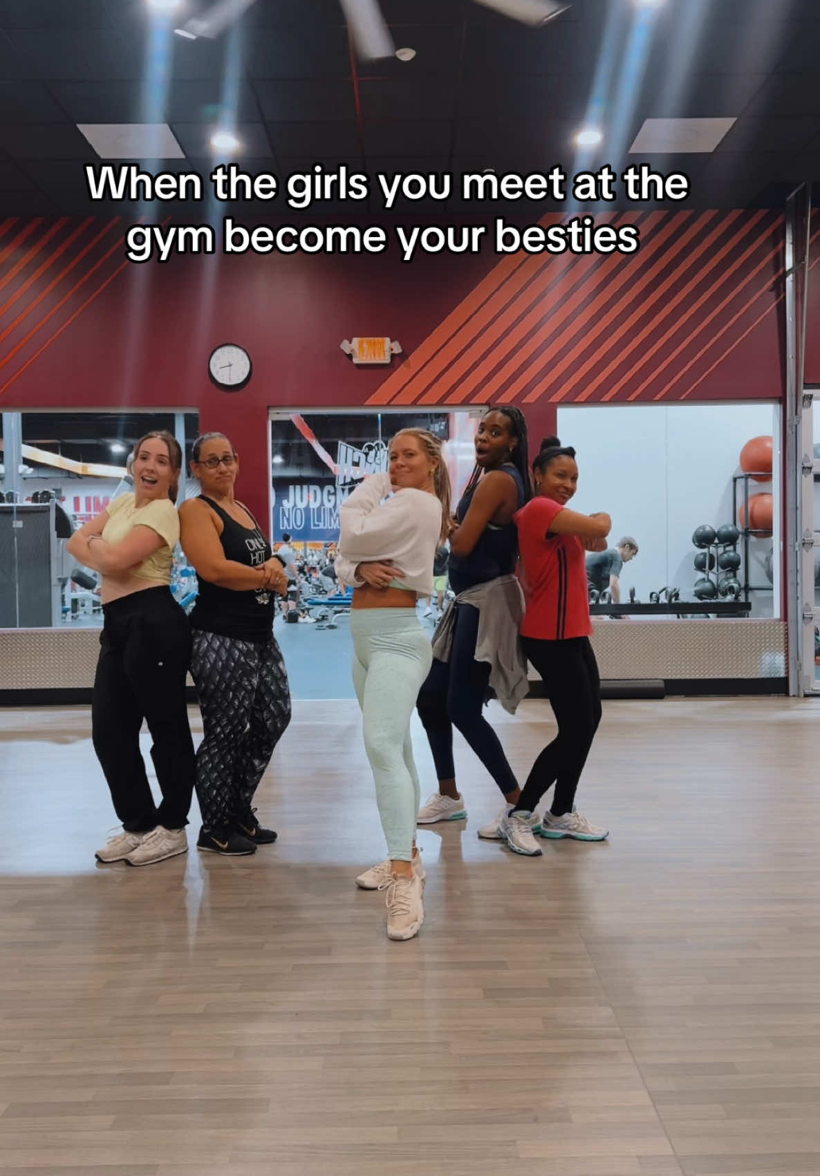 Part 2 🤭🥰 #GymLife #gymgirls #besties #click @Crunch Fitness 