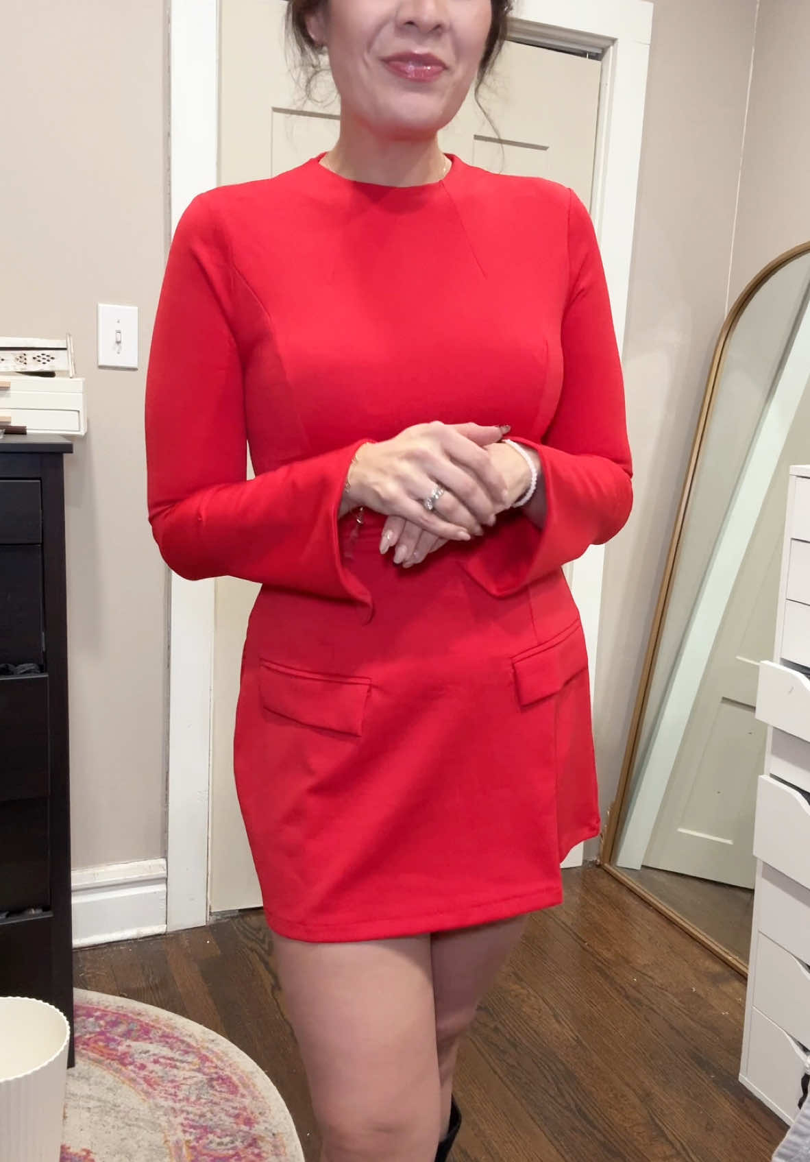 The perfect reddress does exist! Especially when it’s this affordable! Runs true to size! ##Dress##RedDress##DateNightOutfit##GiftsForHer##FlatteringDress##MidsectionFriendlyDress