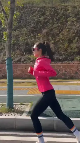 Test giày Bmai Fly với bộ đế có tấm carbon. #chaybo #thoitrangchaybo #aochaybo #quanchaybo #giaychaybo #xuhuong #dongluctapluyen #kyluatbanthan 